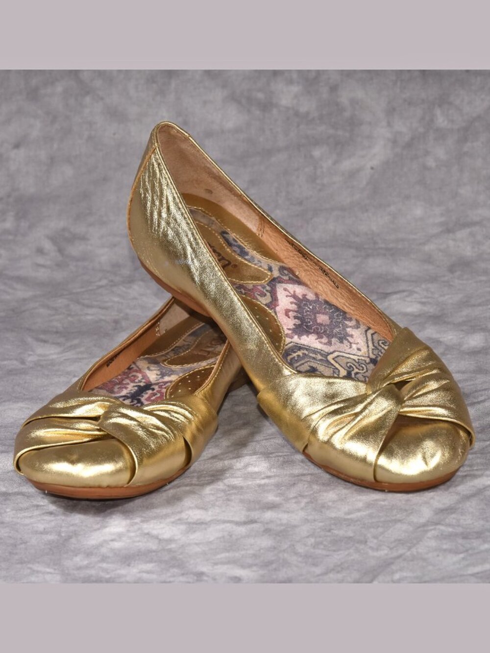 Born Shoes Metallic Gold Lilly Knotted Flats Size 8/39 Leather Upper Gently Used